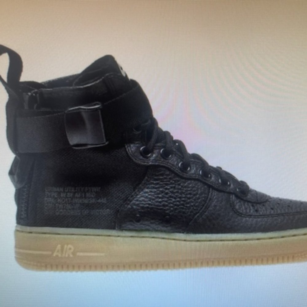 Nike SF Air Force 1 Mid Black Gum
